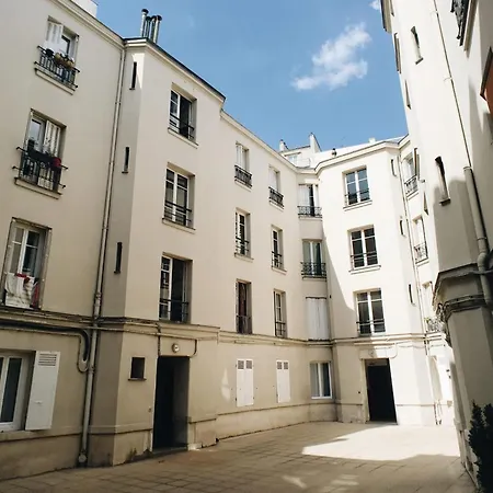 Small In Paris's 15th Conventionvaugirard